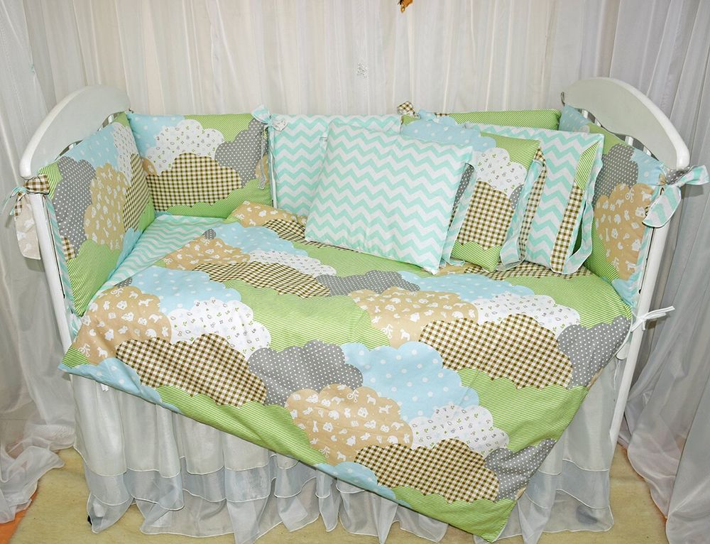 Постельный комплект в кроватку ЛЕСНАЯ ПОЛЯНКА + мятный зиг-заг 8 подушечек, без балдахина