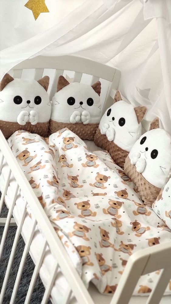 Постільна білизна в ліжечко для новонародженого з бортиками та балдахіном Kitty з ведмедиками