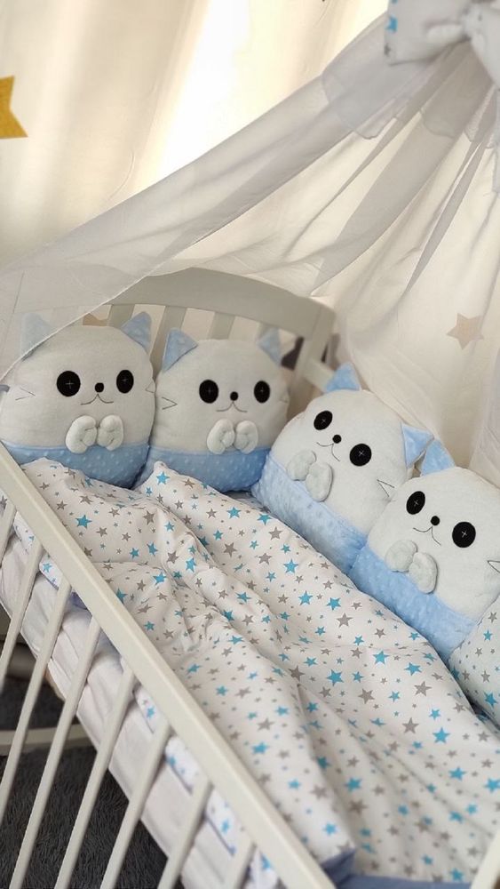 Постільна білизна в ліжечко для новонародженого з бортиками та балдахіном Kitty блакитний