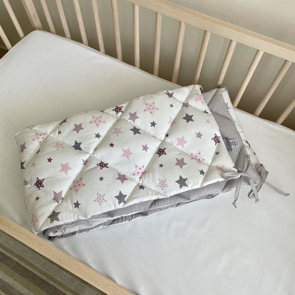 Стьобаний захист у ліжечко для новонароджених рожеві зірки, бортики без постілі