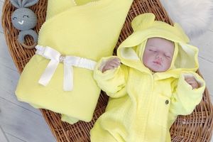 Комплекты одежды в роддом и одежда для младенцев до года по сезонам