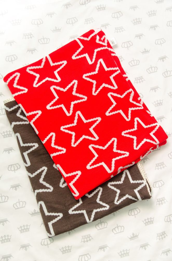 Конверт - одеяло Вязаные Звезды с бязью красный