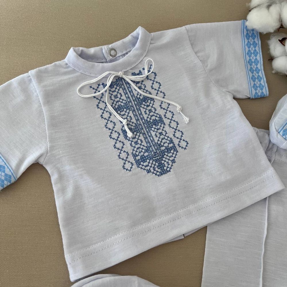 Святковий комплект для малюків прикрашений вишивкою та канвою Українець блакитний