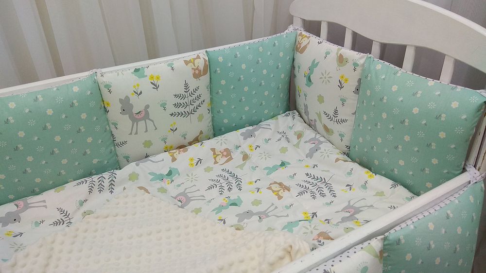 Спальний комплект в ліжечко для новонародженого Оленя сатин м'ята + крем, З пледом