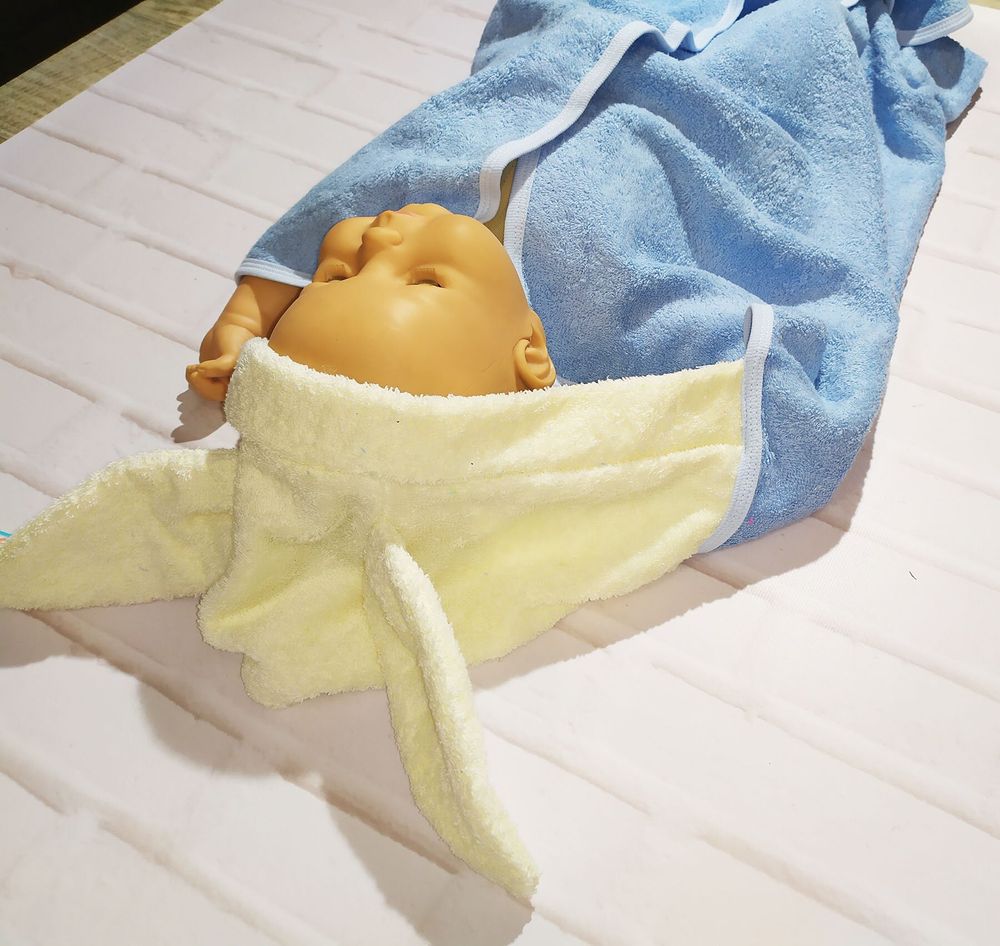 Рушник для новонароджених з капюшоном Зайка блакитний