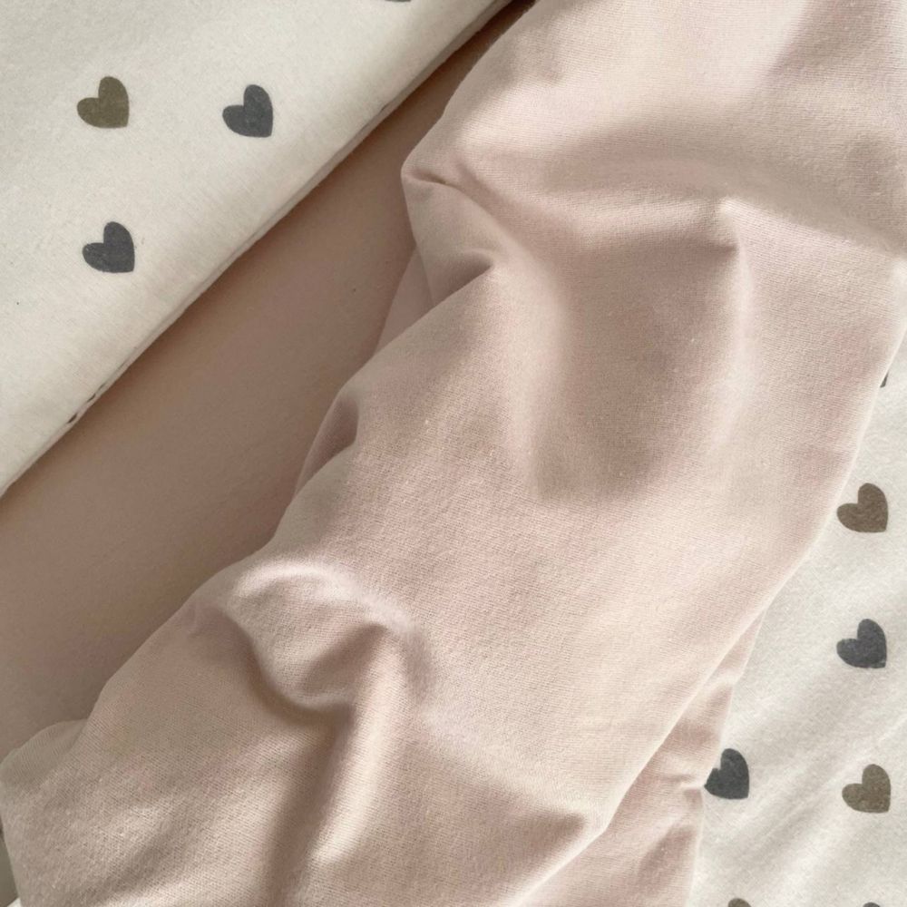 Фланелевое сменное постельное белье для новорожденных Beige hearts фото, цена, описание