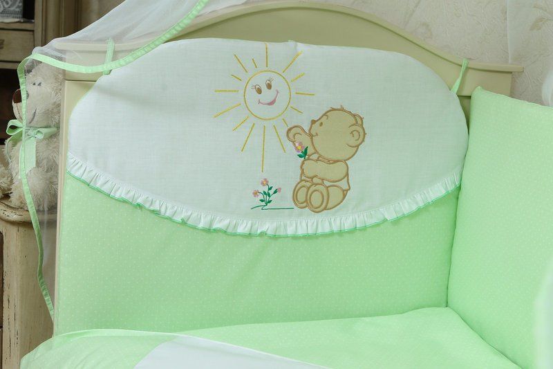Комплект в кроватку для новорожденного Солнышко салатовый, без балдахина