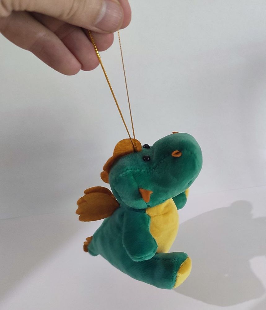 Игрушки - подвески маленький дракон купить оптом и мелким оптом