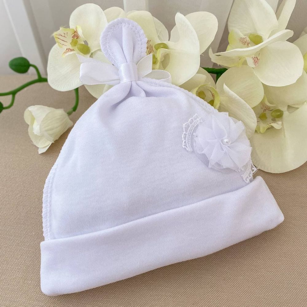Святкова шапка Намистинка для новонародженої білий інтерлок