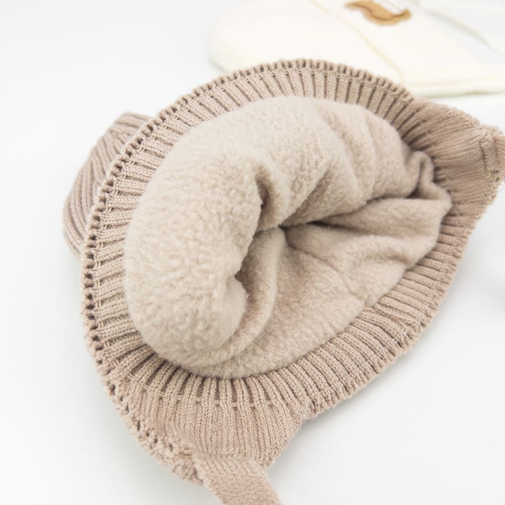 Тепла в'язана шапка Манюня бежева на об'єм 34-36, Розмір на зріст 46 см, Вязка, Шапка