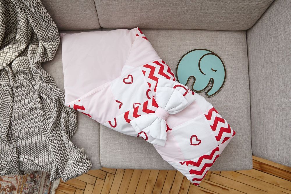 Конверт - одеяло на выписку Сердечки Печворк зигзаг
