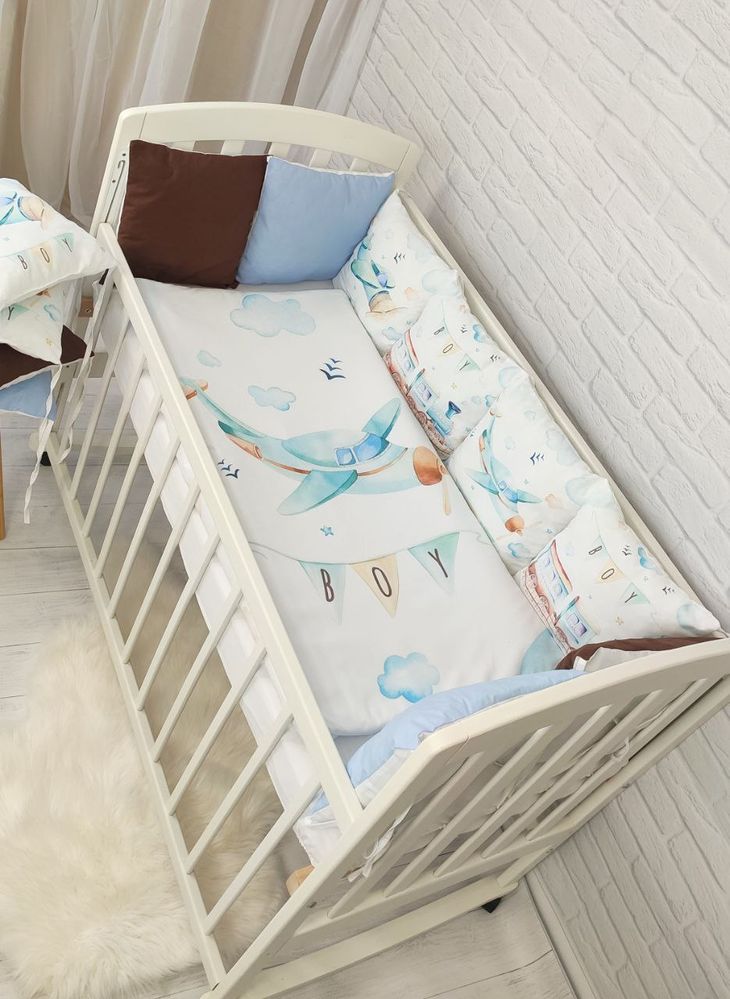 Детский постельный комплект в кроватку для новорожденного с бортиками Самолет
