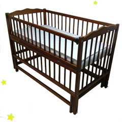 Кроватка для новорожденного с маятником коричневая