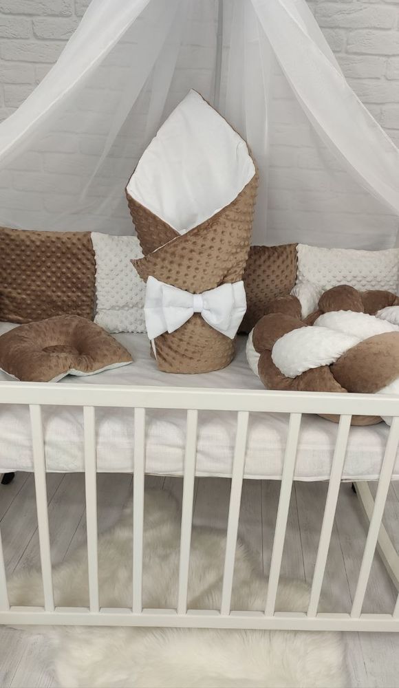 Детский постельный набор в кроватку для новорожденных с балдахином и бортиками Минки + бортики коса коричневый