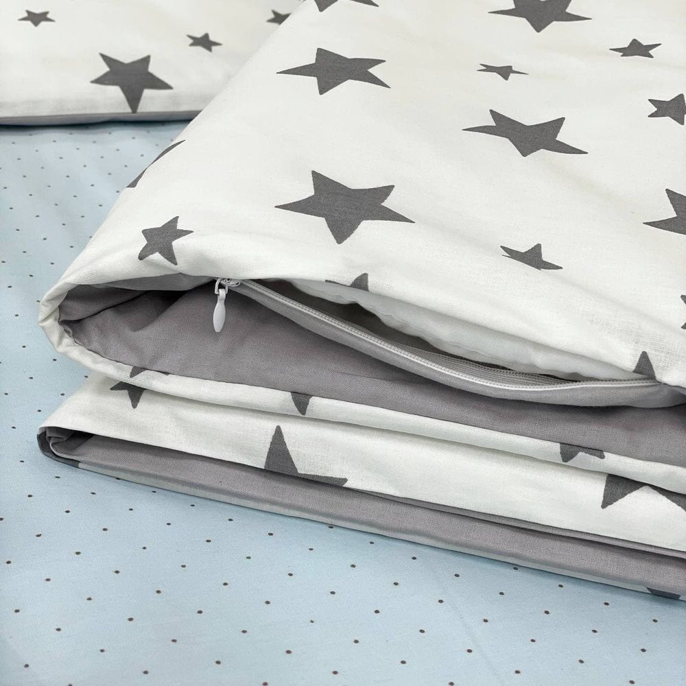 Сменный постельный комплект в кроватку для новорожденных Серые звезды фото, цена, описание