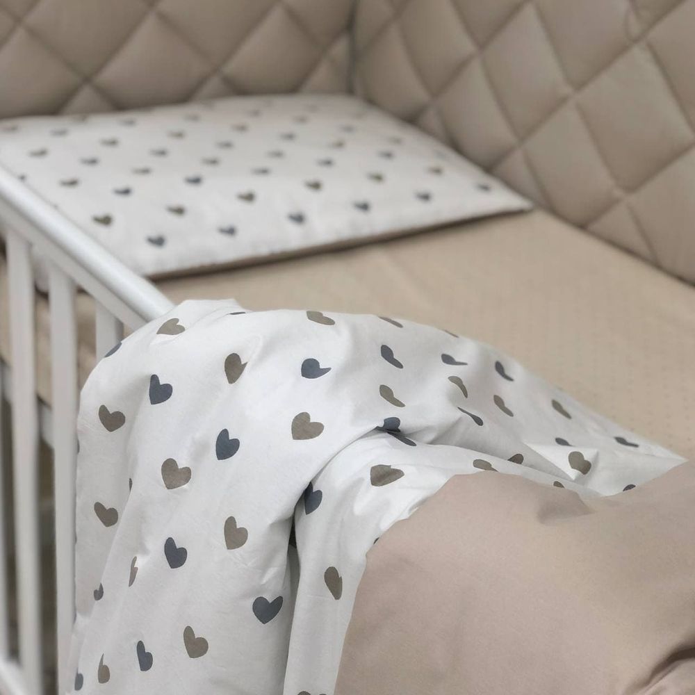 Спальный комплект с бортиками для новорожденного Grey-Beige Hearts, без балдахина