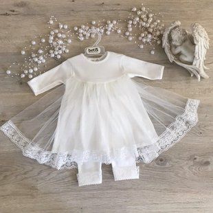 Нежный и одновременно эффектный костюм для девочки Чарівна світлинка молочный