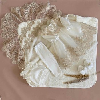 Крестильный комплект Бежевая Лилия с нарядным платьем и теплой крыжмой, 56, Интерлок