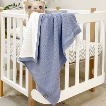 Двосторонній теплий в'язаний плед для малюків та новонароджених у ліжечко або коляску волошка