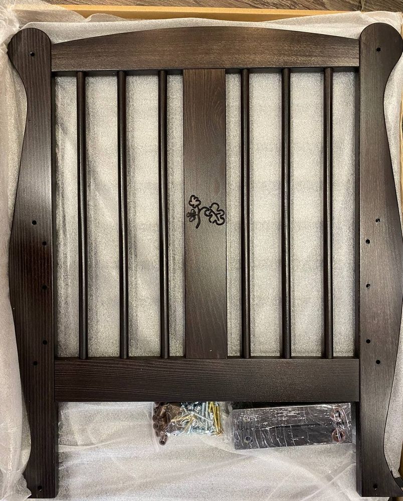 Кроватка для новорожденного с маятником и ящиком Грация венге