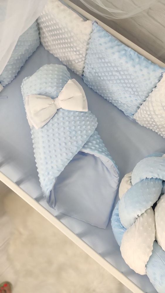 Детский постельный набор в кроватку для новорожденных с балдахином и бортиками Минки + бортики коса голубой