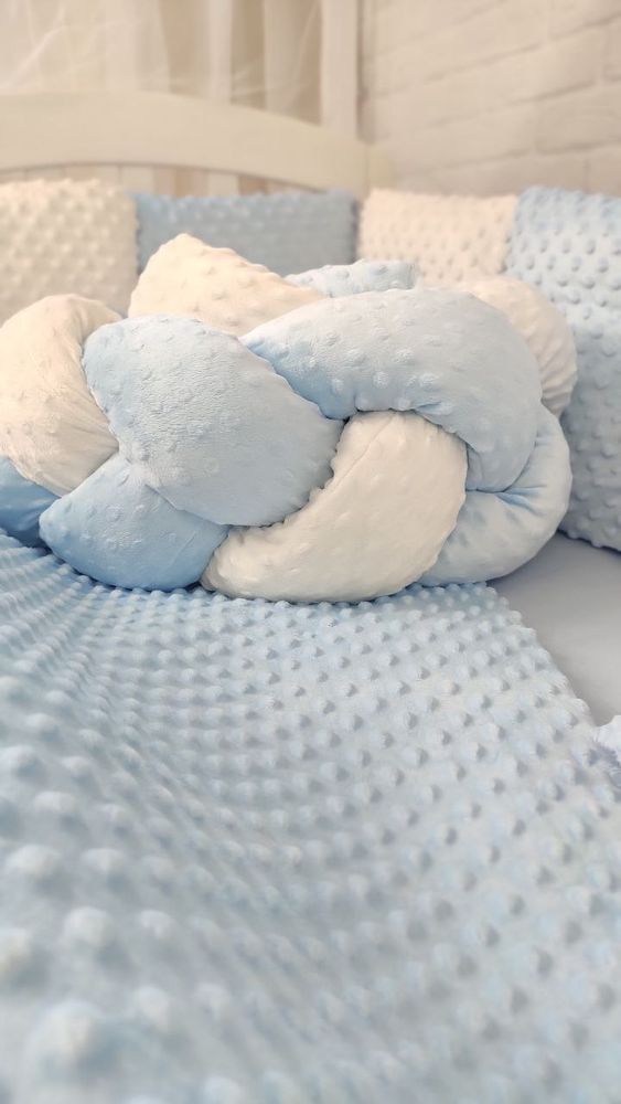 Постельный комплект в кроватку с балдахином минки голубой, с балдахином