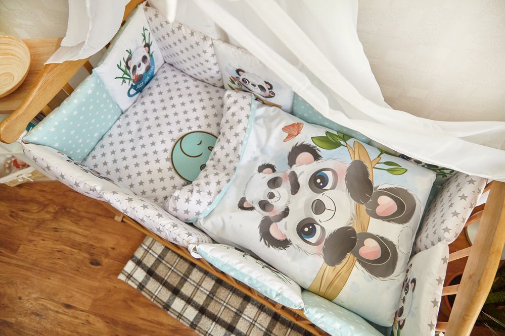 Защита в кроватку Пандочка мята для новорожденного, бортики без постели