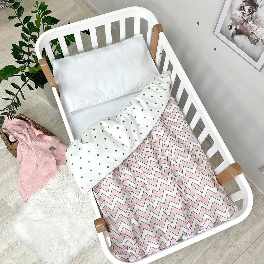 Сменный постельный комплект в кроватку для новорожденных розовый зигзаг фото, цена, описание