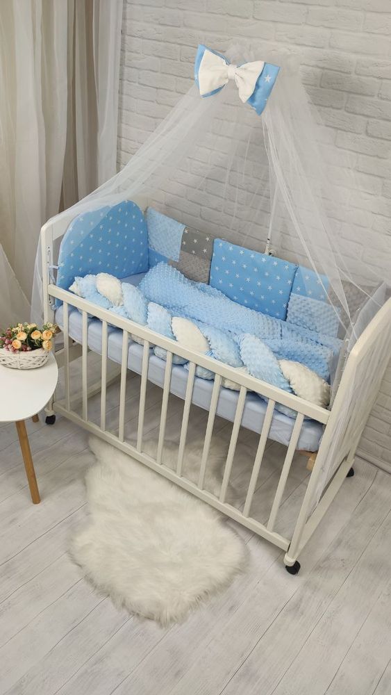 Комплект в дитяче ліжечко з балдахіном Зірочки блакитний, с балдахіном