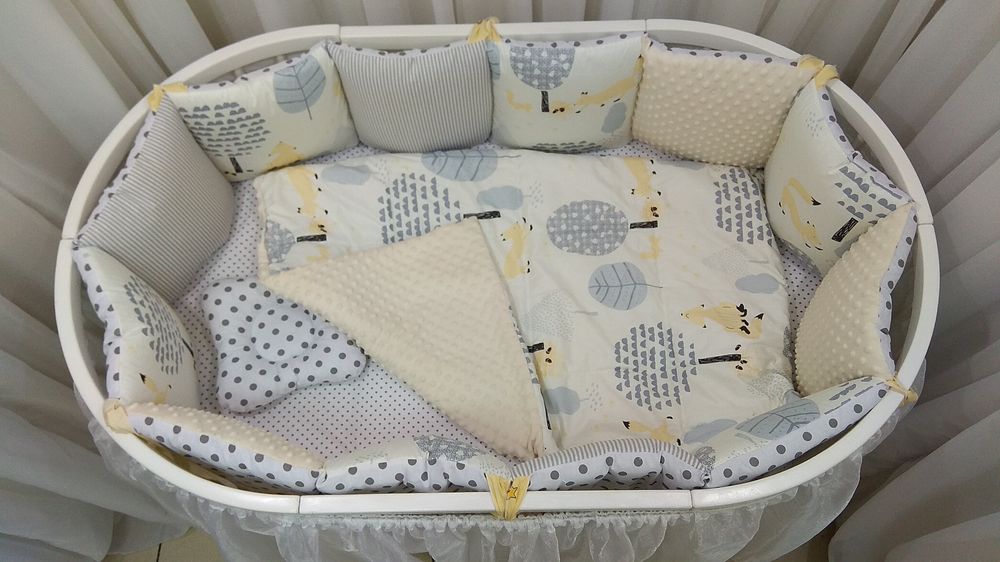 Комплект постельного белья в кругло-овальную кроватку с бортиками Лисичка беж, С пледом