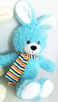 Невелика м'яка іграшка Зайчик у шарфі 21 см блакитний