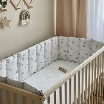 Цільний захист у ліжечко для новонароджених пудра довжиною 240