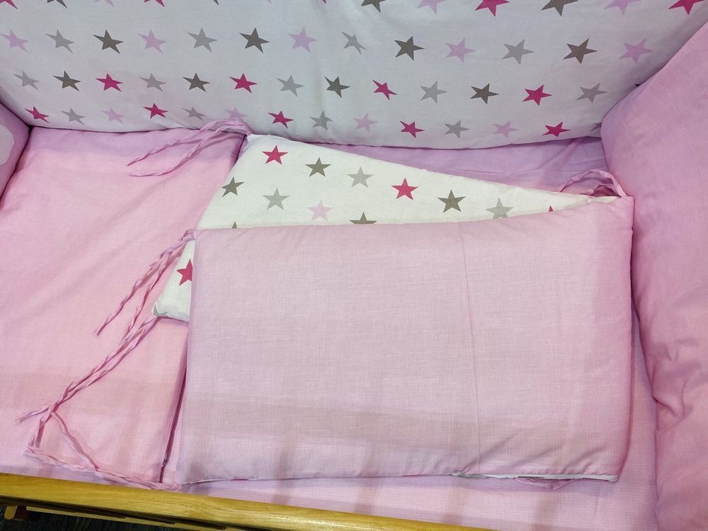 Комплект в кроватку Зверюшки + Розовые Звезды, без балдахина