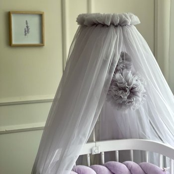 Дитячий балдахін сітка у ліжечко новонародженим фіолетовий з помпонами