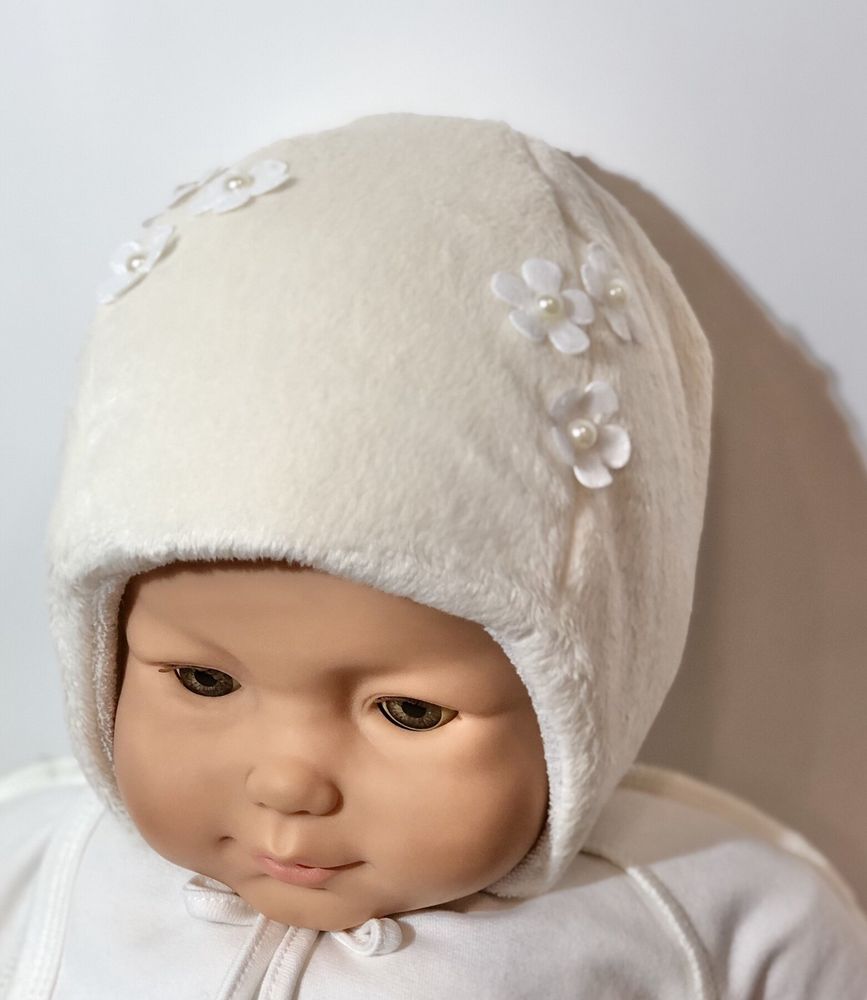 Утеплена шапочка из плюша з квіточками Мрія для новонароджених