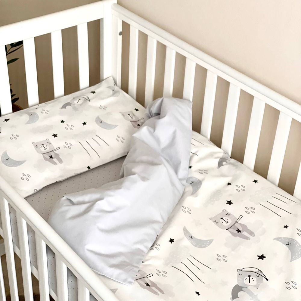 Сменный постельный комплект в кроватку для новорожденных Cats in the gray clouds фото, цена, описание