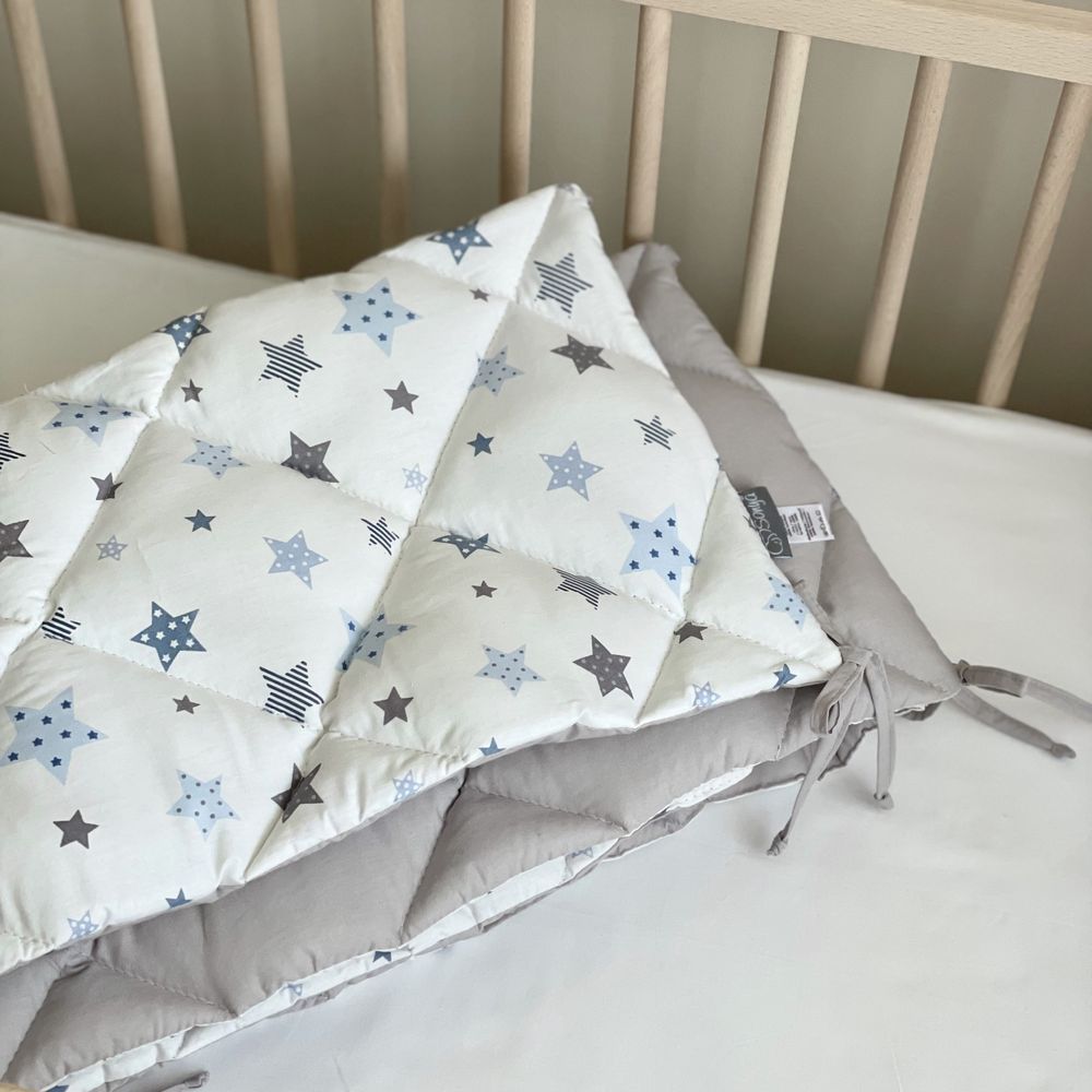 Стьобаний захист у ліжечко для новонароджених блакитні зірки, бортики без постілі