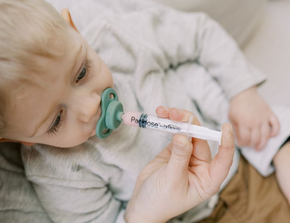 Шприц - пустушка для введення ліків Pacidose, 2 насадки 0-6 та 6-18 міс
