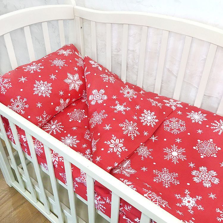 Сменное постельное для новорожденных Снежинка бело-красный