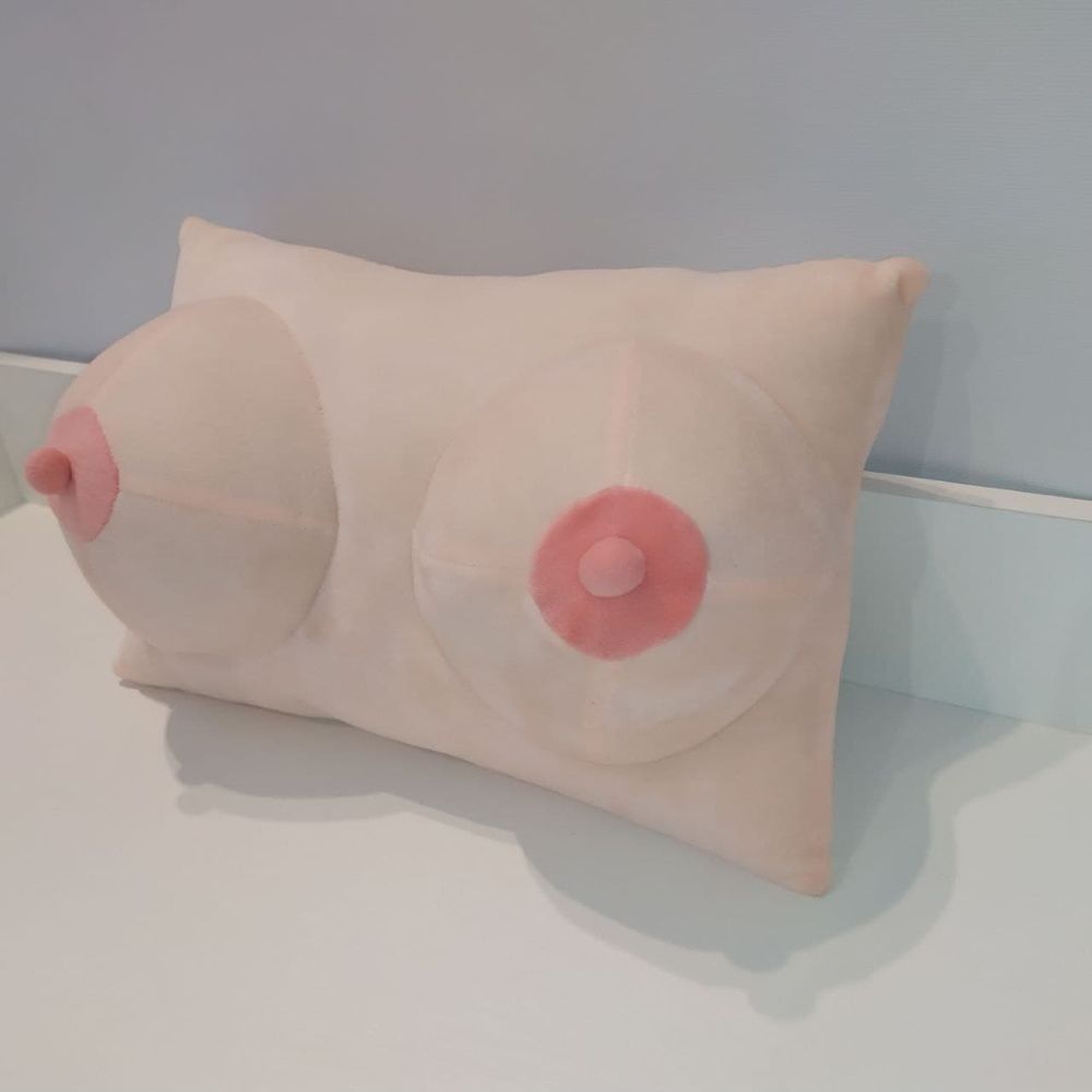 Подушка жіночі груди
